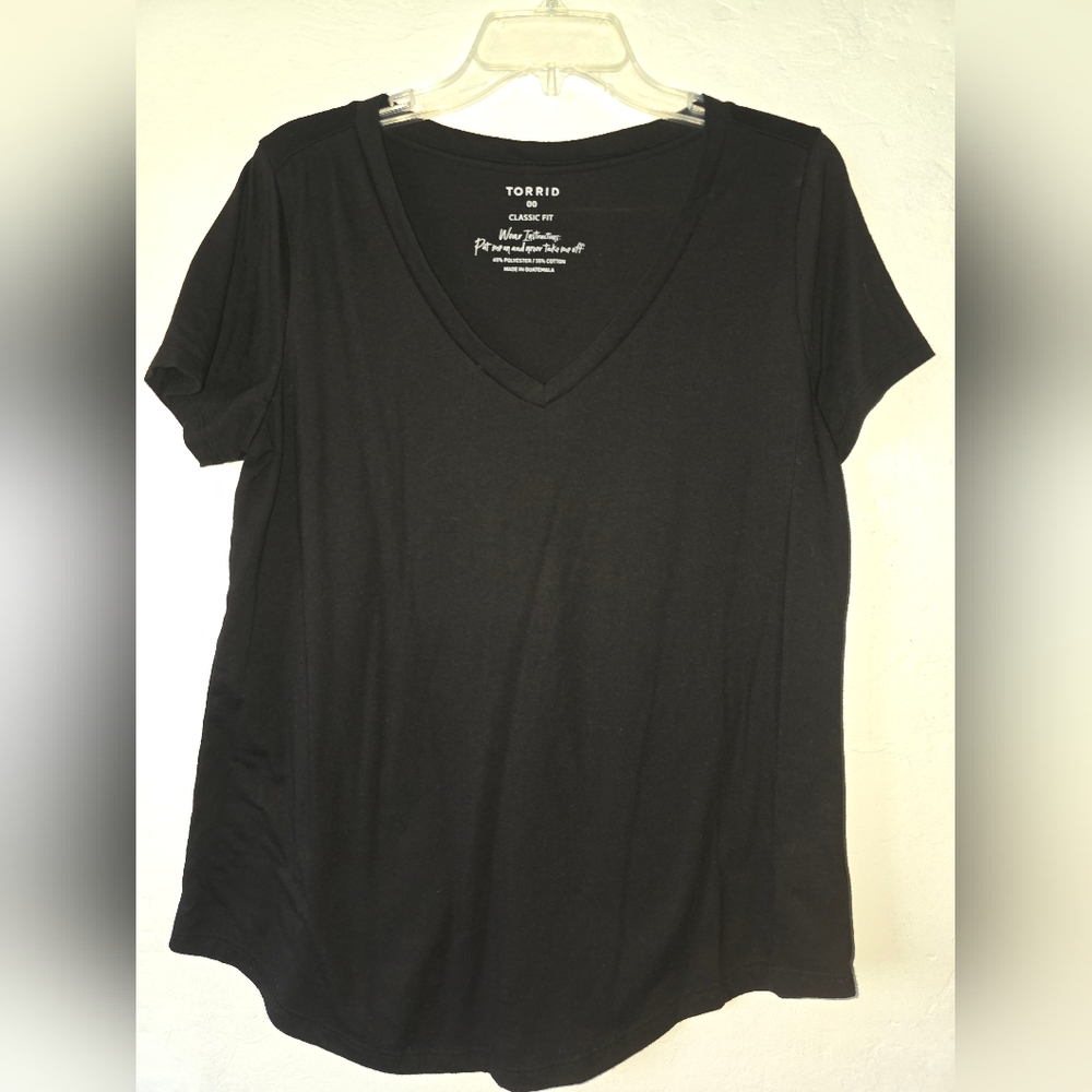 Torrid Black Crew Neck Short Sleeve Tee